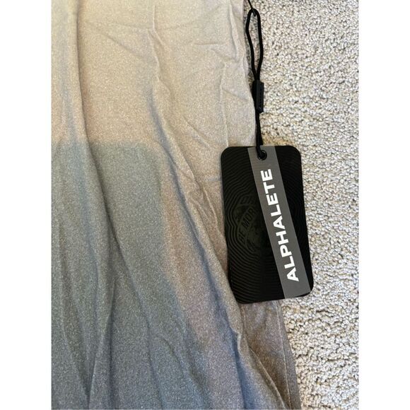 NWT Alphalete logo t shirt - Picture 3 of 5